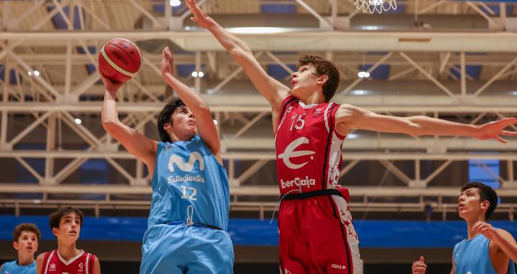 Torneo FLL: Estudiantes y Real Madrid hacen los deberes