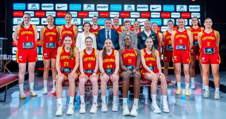 La selección femenina se presenta en Madrid